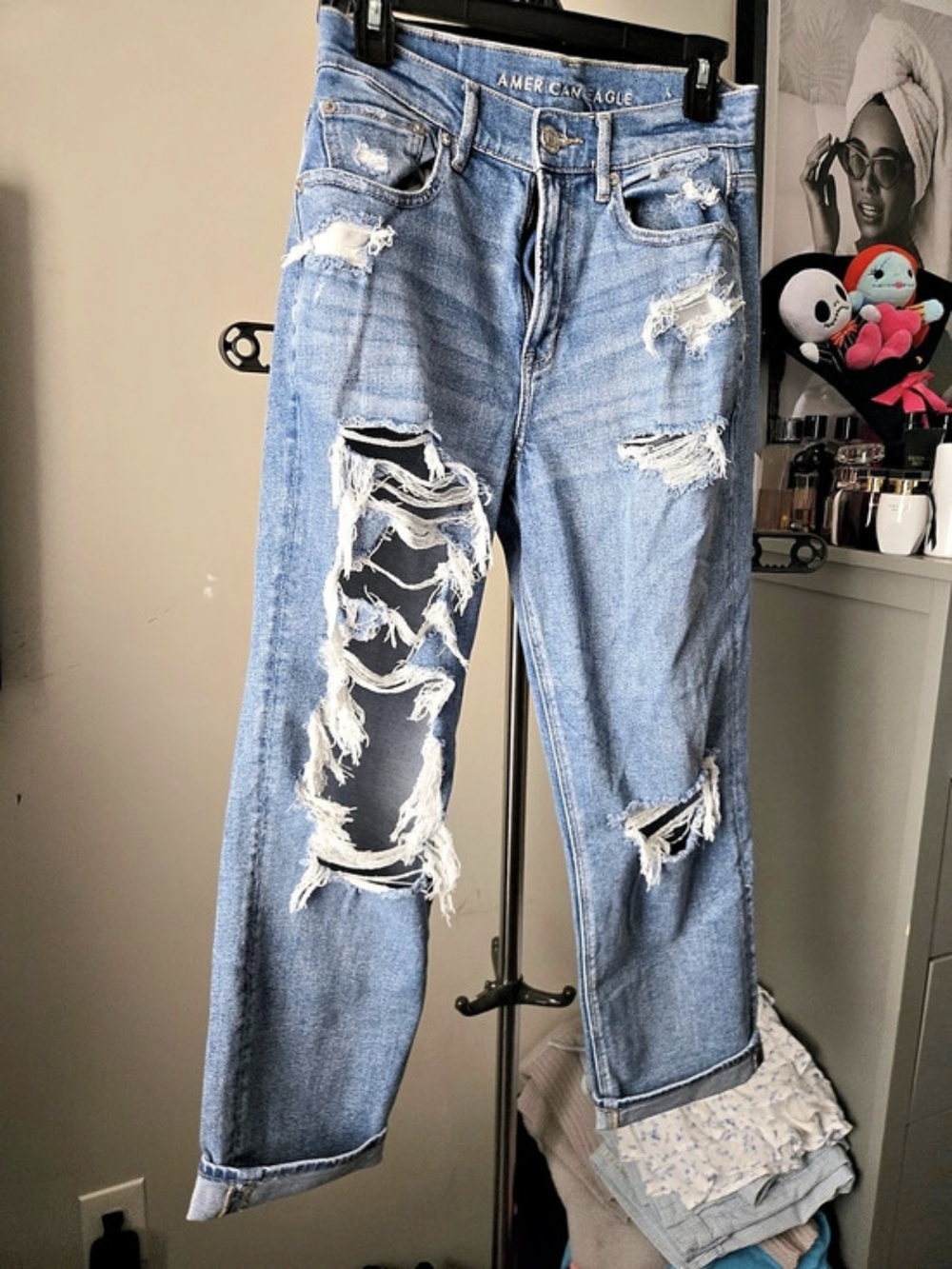 NWOT American Eagle Distressed Jeans in Blue Size 4